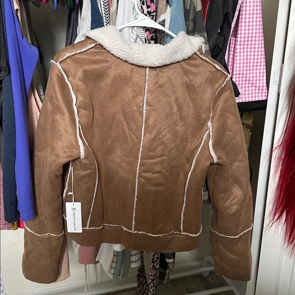 Stylish and Sustainable Sporty Vegan Leather Suede Jacket - Picture 10 of 10